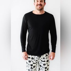 Black mean pajama top XXL good condition, gently used